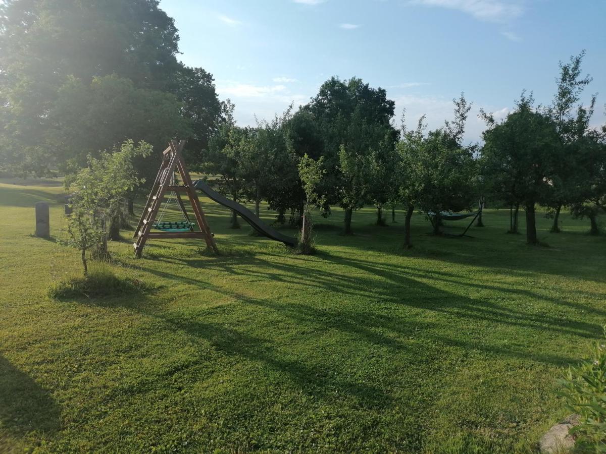 Apartman Na Statku Jilovice Luaran gambar