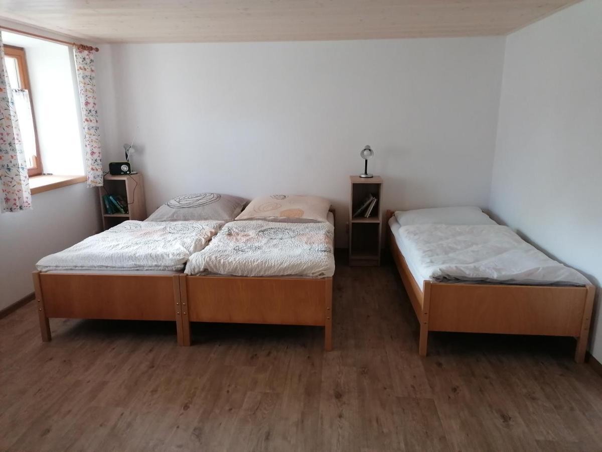 Apartman Na Statku Jilovice Luaran gambar